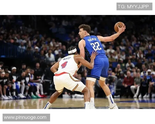 勇士与魔术激战11月27日赛场精彩回顾与分析 勇士与魔术激战11月27日赛场精彩回顾与分析